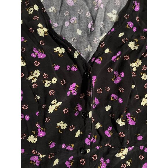 ModCloth Destined to Delight A-Line Dress, black purple white Floral. Size 4 - Picture 3 of 6